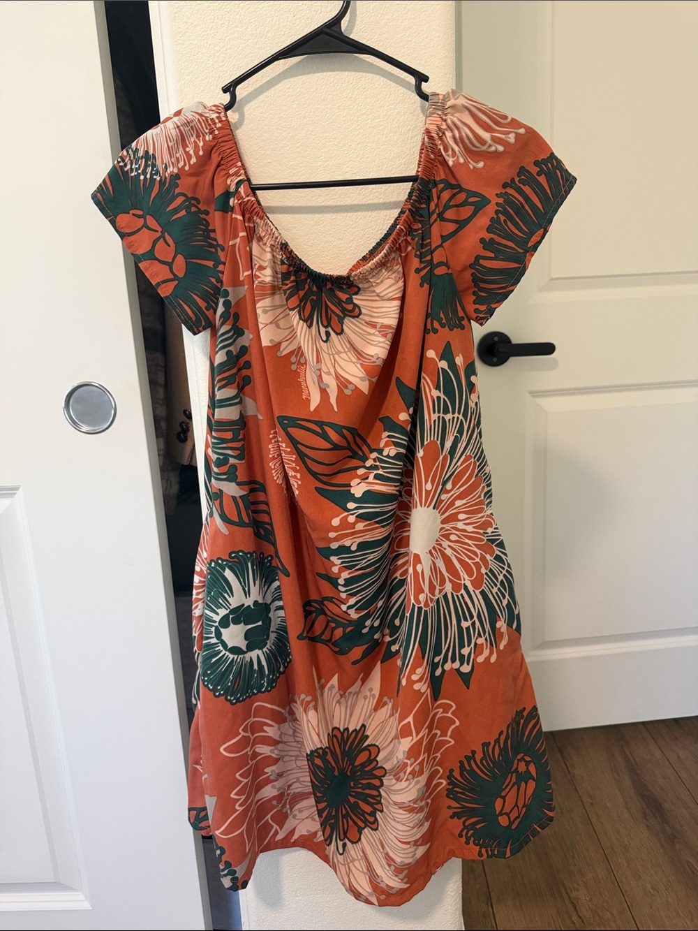 Manuhealii Women's OffshoulderFloral Tunic Dress